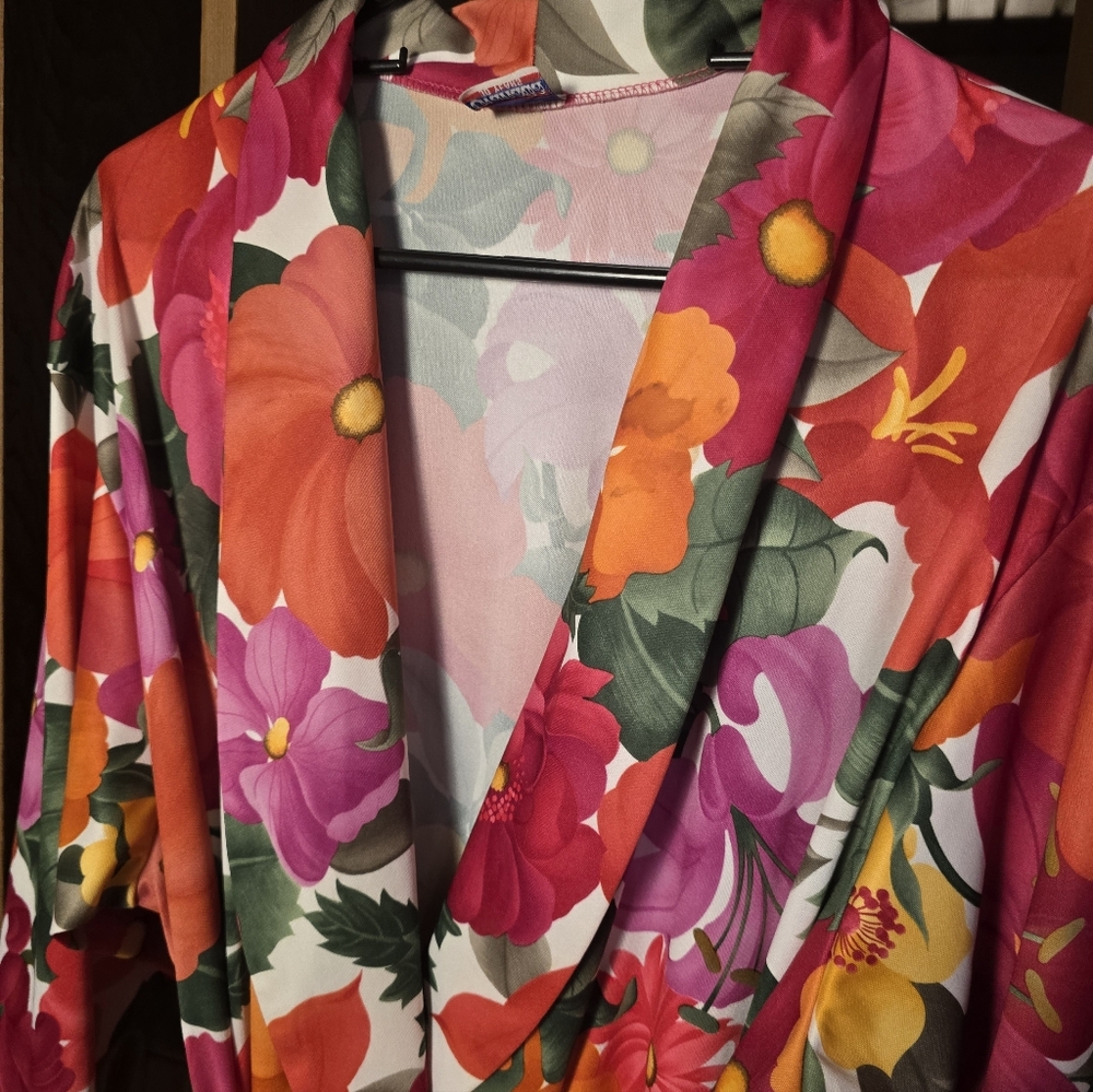 Granada Vintage Floral Robe - Picture 6 of 6